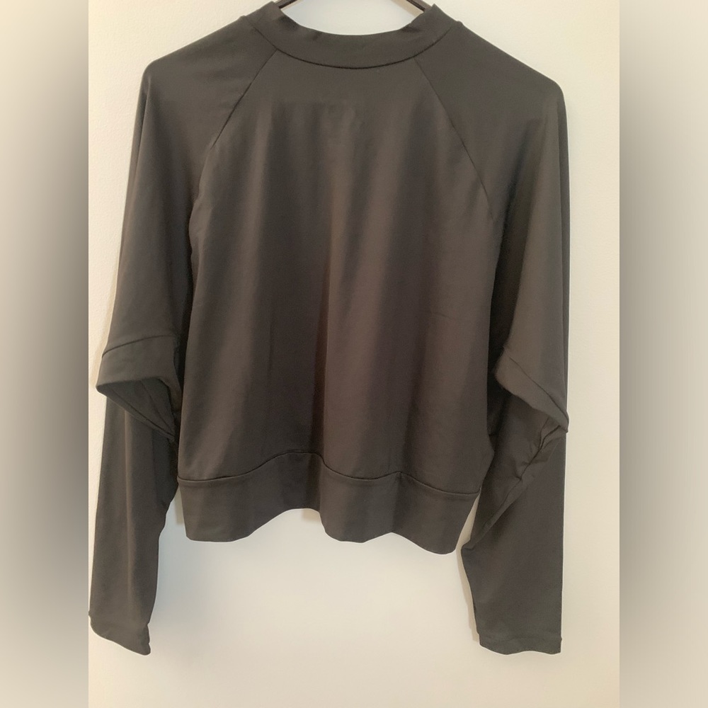 ASICS Women’s Pullover